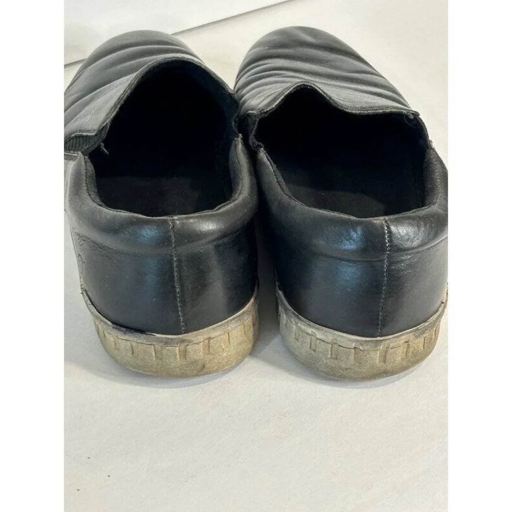 Born Mens Black Leather Slip On Shoes Loafers Tan Sole Size 9.5